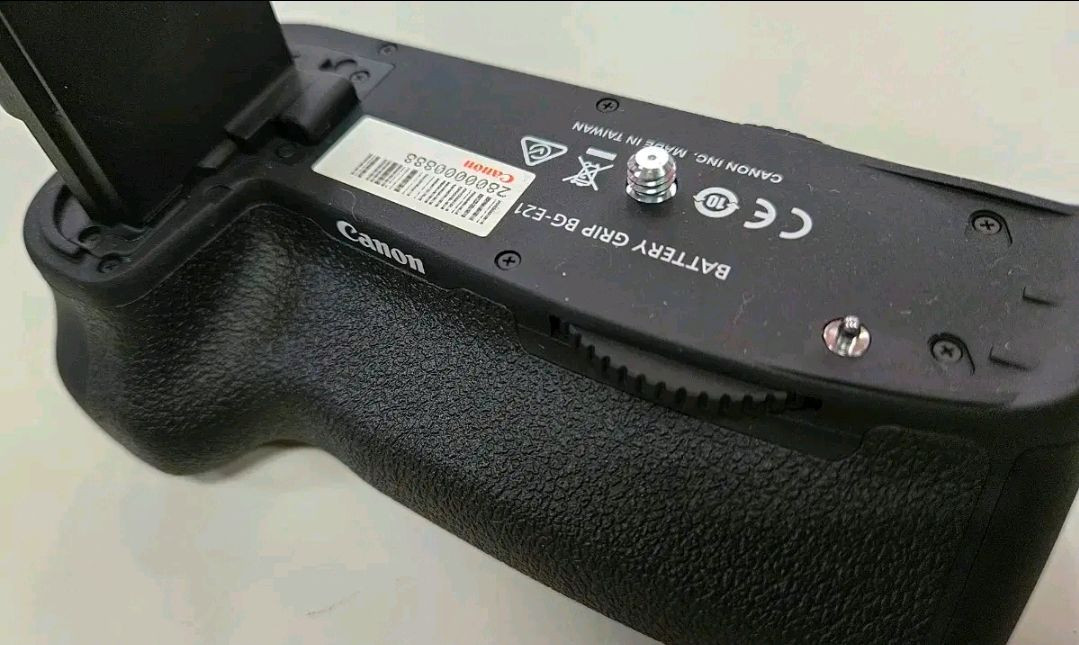 캐논 BG-E21 배터리그립 육두막 6Dmark2 세로그립 BGE21 이미지