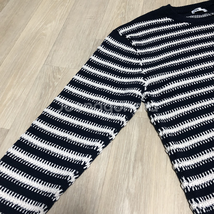 (L) 새상품 자라 ZARA SS 스트라이프 라운드 네이비 니트--1