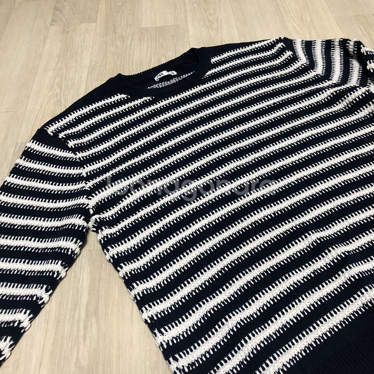 (L) 새상품 자라 ZARA SS 스트라이프 라운드 네이비 니트--2