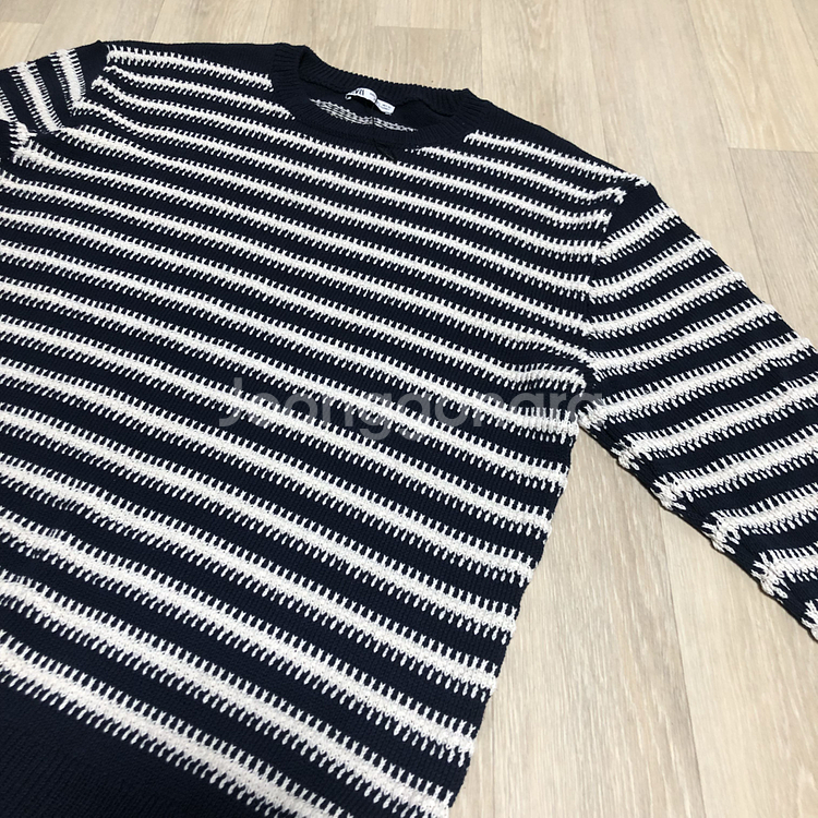 (L) 새상품 자라 ZARA SS 스트라이프 라운드 네이비 니트--5