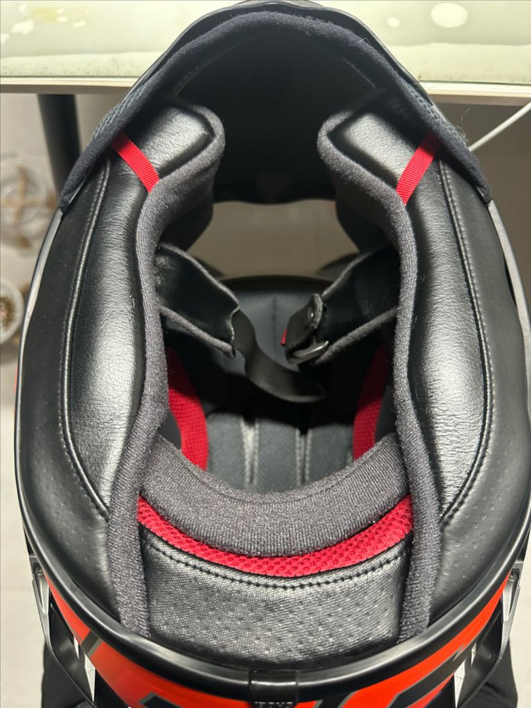 쇼에이 X-14 마르케즈 불개미 무광블랙 M사이즈 헬멧 판매합니다. 이미지