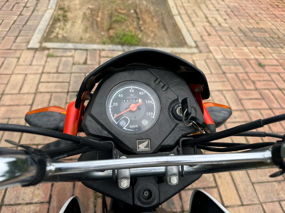 혼다 나비110 17년형 화이트차량 짧은키로수 팝니다--9