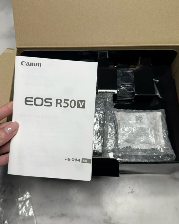 캐논 EOS R50V 14-30 KIT 블랙+슈팅그립(완전새제품) 이미지