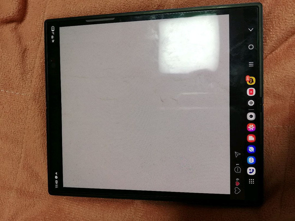 갤럭시폴드6 네이비 512 자급제 택포90만--1