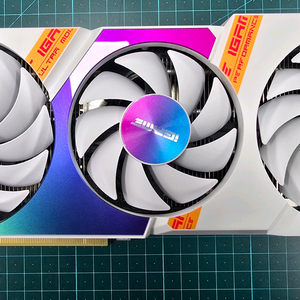 컬러풀 iGame RTX 3060 Ultra W OC 화이트 12GB