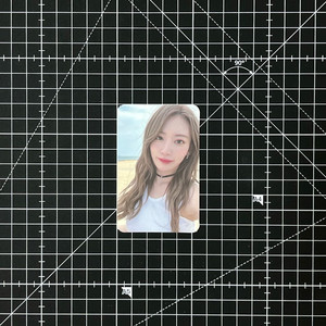 르세라핌 사쿠라 포카 포토카드 이미지