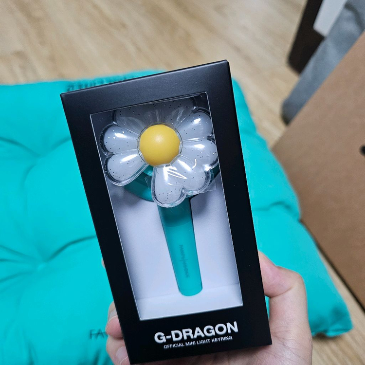 판매)지디 파워 스카프, 앵콜콘 특전 방석 포카, 미니키링, 응원봉 양도 이미지