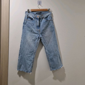 럭키슈에뜨 데님 크롭 팬츠