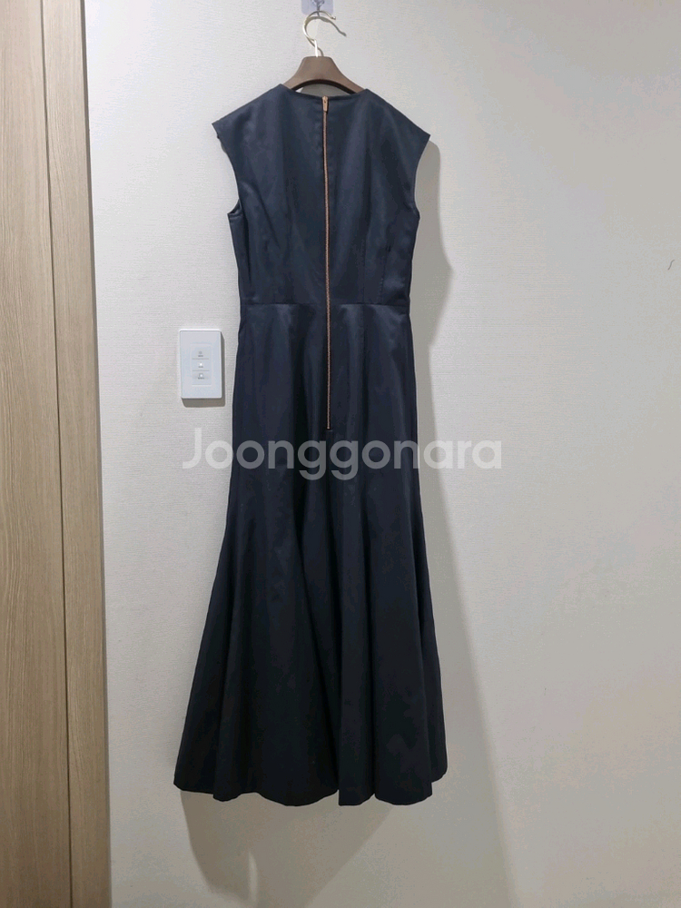 시에 SIE 블랙 민소매 롱 원피스--4