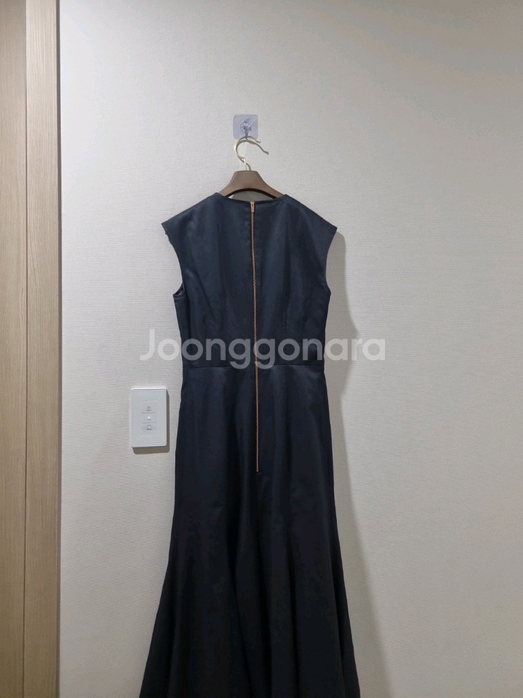 시에 SIE 블랙 민소매 롱 원피스--5