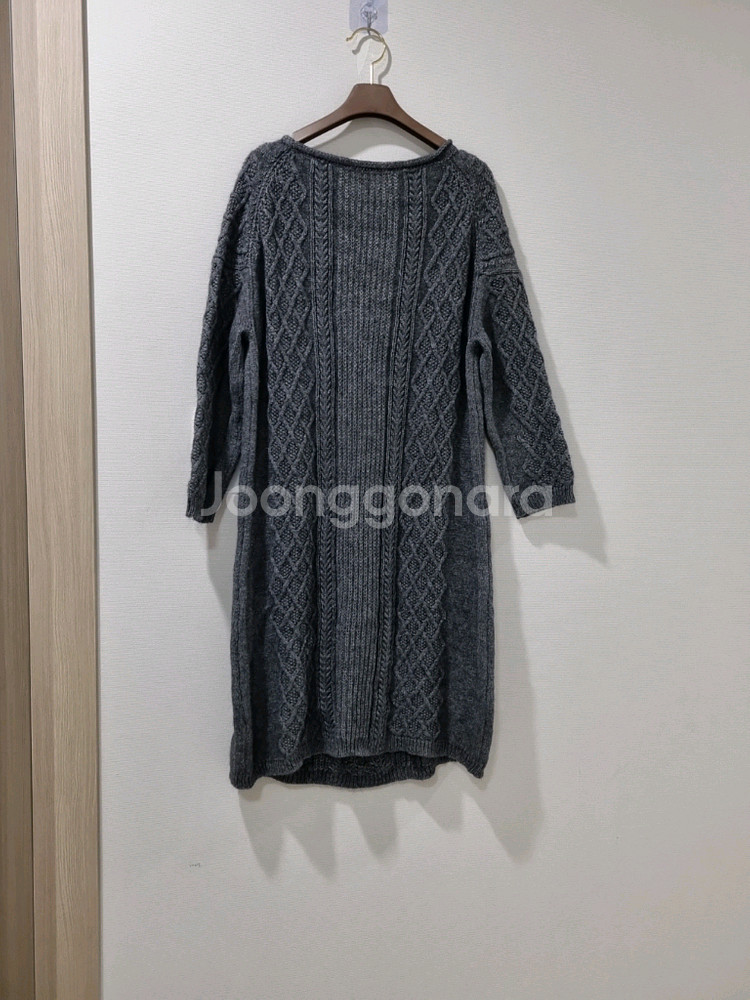 바네사브루노 회색 꽈배기 니트 원피스--4