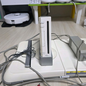 닌텐도 wii + 밸런스보드 + 리모컨 2개 세트
