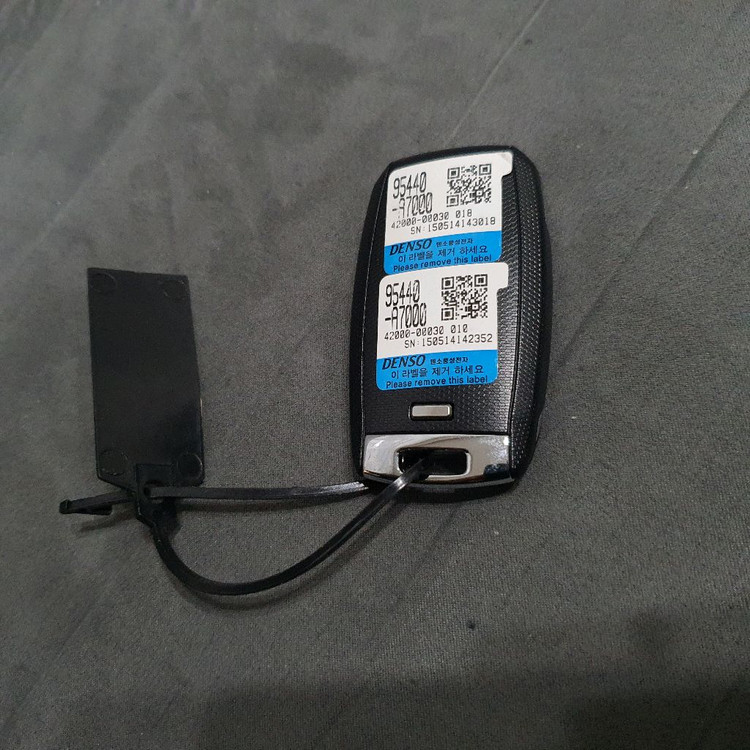 기아 K3 포르테용 스마트키(차량용 스마트 열쇠)미사용 새제품 입니다.--4