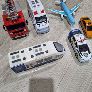 소방차 경찰차 구급차 기차 택시 비행기 자동차 장난감 이미지