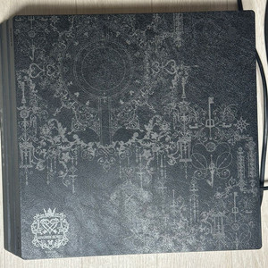 Ps4 pro 킹덤하츠 한정판