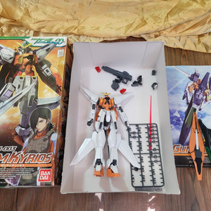 100 큐리오스 가조립 더블오 건담 건프라 반다이 프라모델 OO 완성품