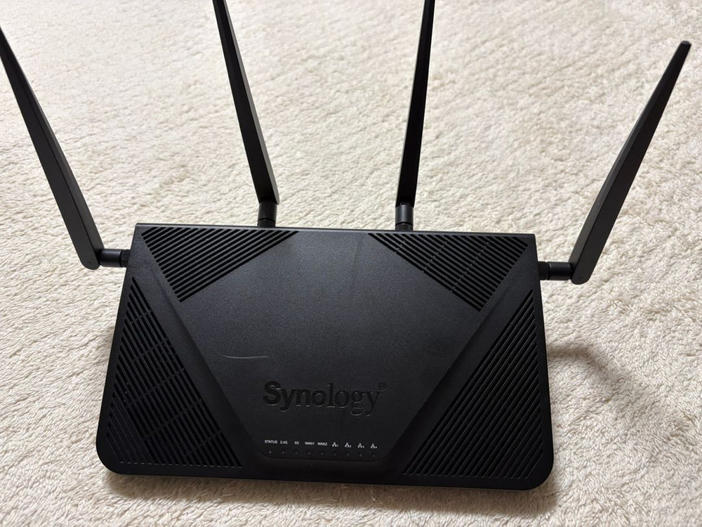 시놀로지 공유기1개 + 확장기2개 rt2600ac + mr2200ac 2개--1