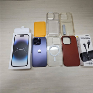 이이폰 14 프로 S급 (24년 8월 최초 사용)+다양한 구성품