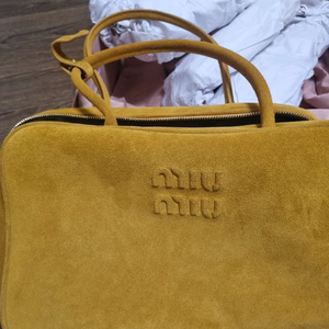 미우미우 스웨이드 보백