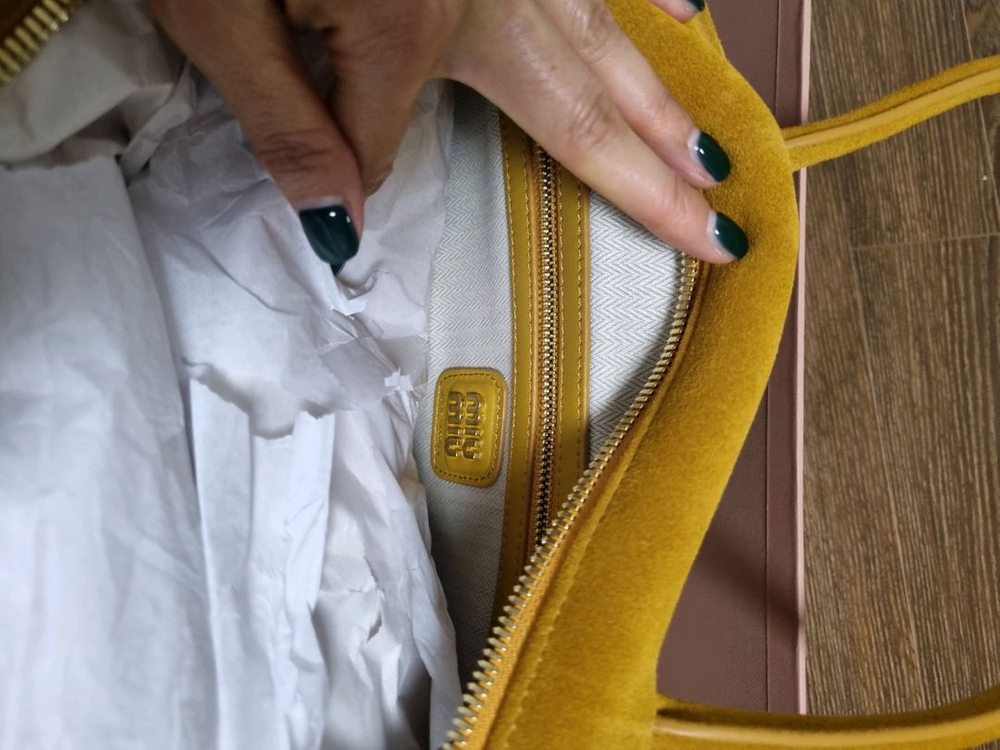 미우미우 스웨이드 보백--7