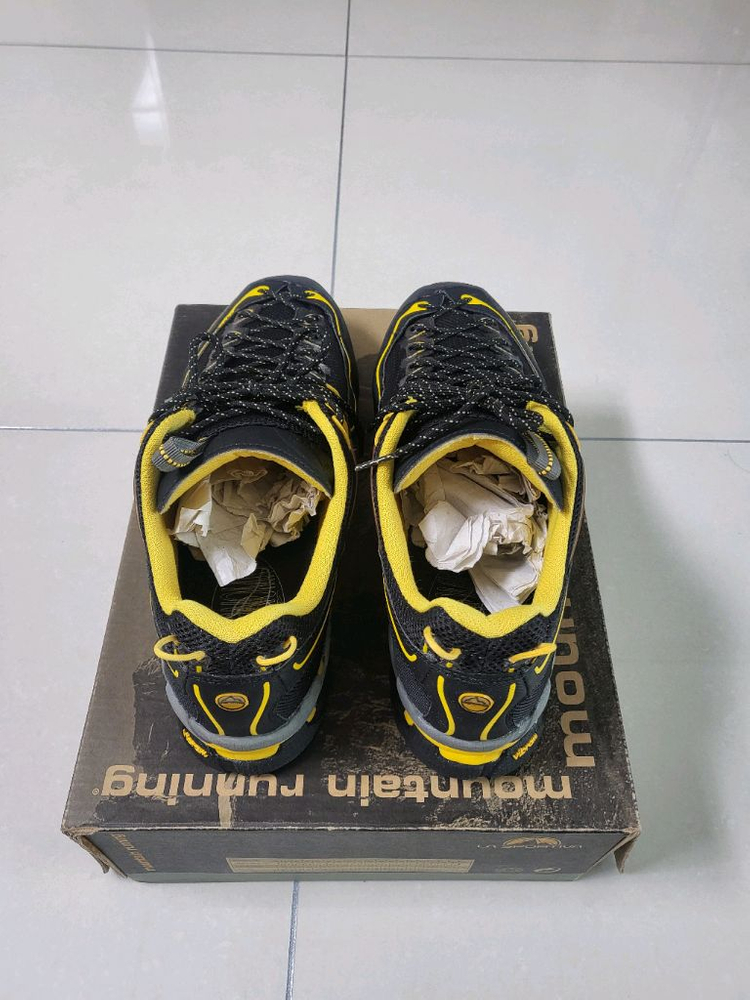 라스포르티바 트레킹화 280사이즈 판매합니다--1