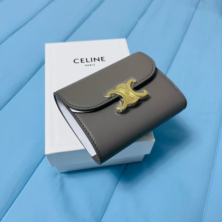 셀린느 트리오페 샤이니 샤프스킨 플랩 반지갑--1