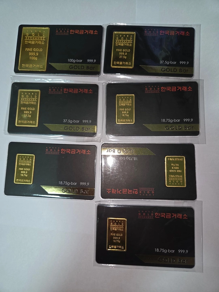 한국 금거래소 골드바 100g 돈당 965,000. 10돈 3개, 5돈 6개, 3돈 3개 돈당 970,00원 이미지