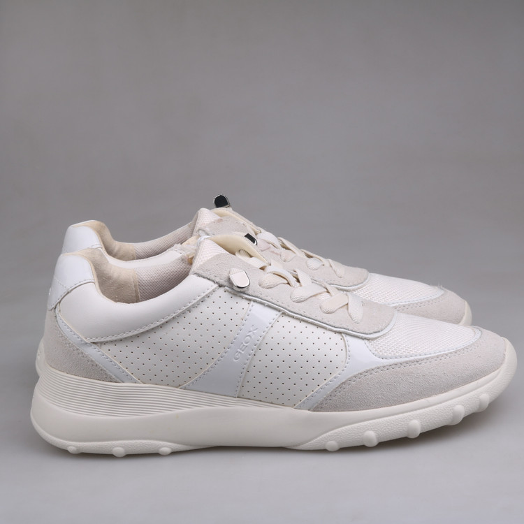 제옥스 레스피라 여성 스니커즈 판매합니다.(240)6121--3