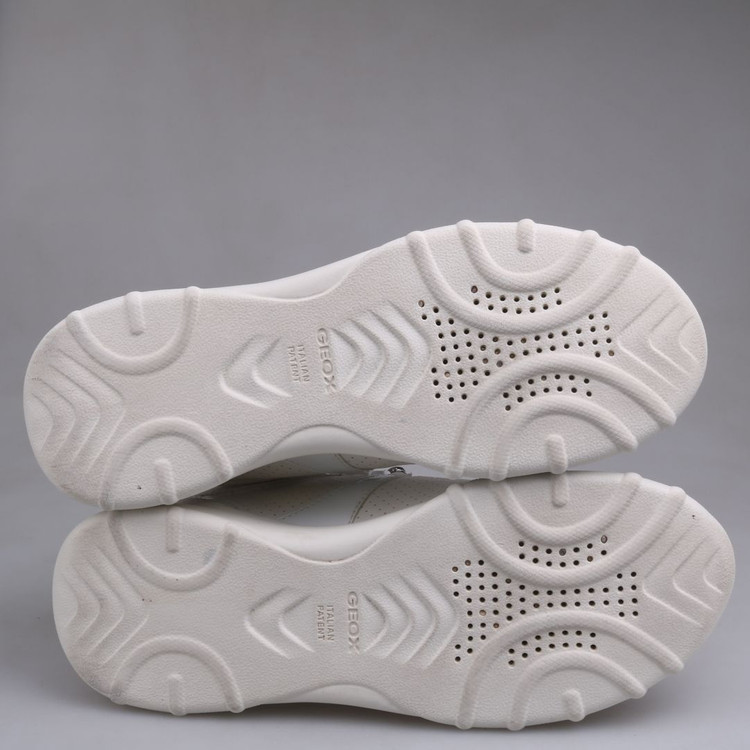 제옥스 레스피라 여성 스니커즈 판매합니다.(240)6121--9