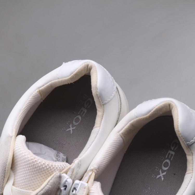 제옥스 레스피라 여성 스니커즈 판매합니다.(240)6121--7