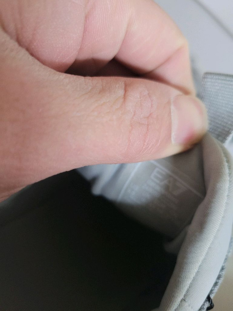 엠포리오 알마니 러닝스니커즈 275--4