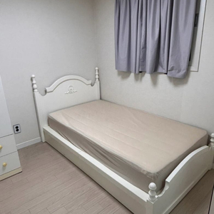 화이트 공주 원목침대프레임+휴도매트리스 슈퍼싱글