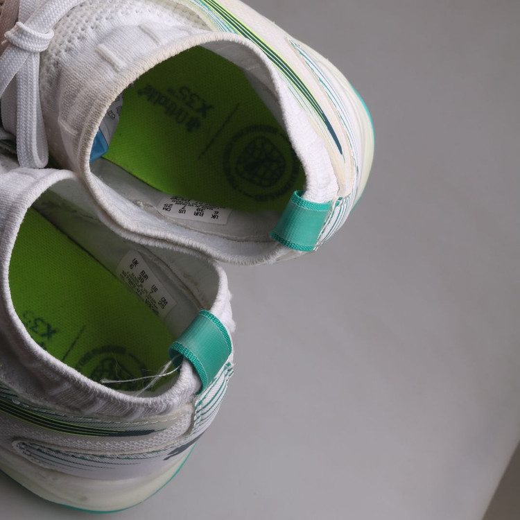 푸마 나이트로 스쿼드 스포츠화 판매합니다.(250)624--7