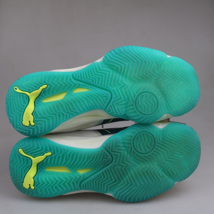 푸마 나이트로 스쿼드 스포츠화 판매합니다.(250)624--9