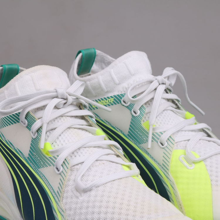 푸마 나이트로 스쿼드 스포츠화 판매합니다.(250)624--2