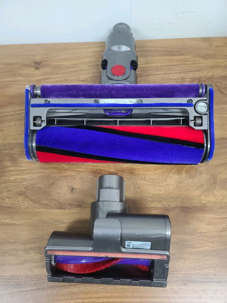 다이슨 무선청소기 V10(거의A급,삼성배터리교체>1시간8분작동,다이슨거치대,전체해체 Cleaning완)--5