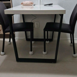 한샘 식탁(상판 인조대리석)+위드의자2개