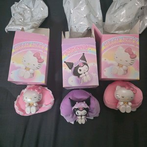 개봉상품) 산리오 쇼파 피규어 쿠로미,헬로키티 판매합니다!!