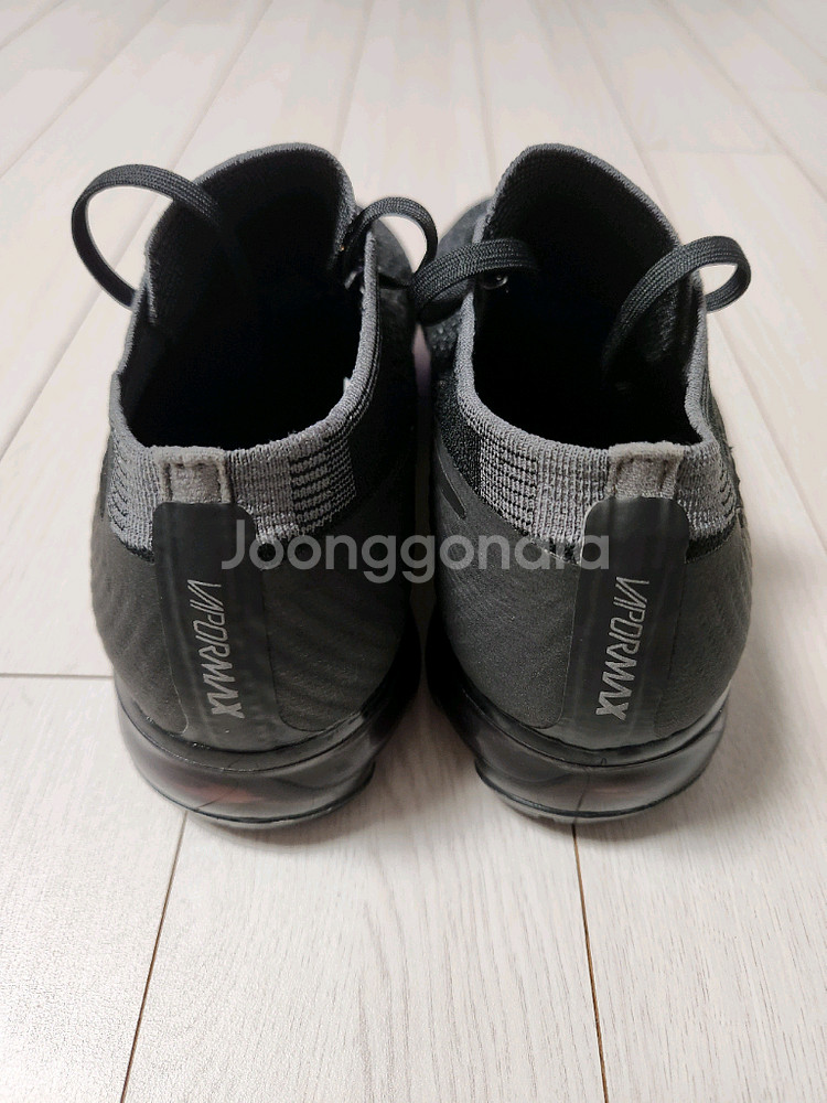 나이키 운동화 에어 베이퍼맥스 플라이니트 블랙 사이즈250새거처럼 깨끗하고 에어상태 좋아요여러 중고사이트에도 같이--3