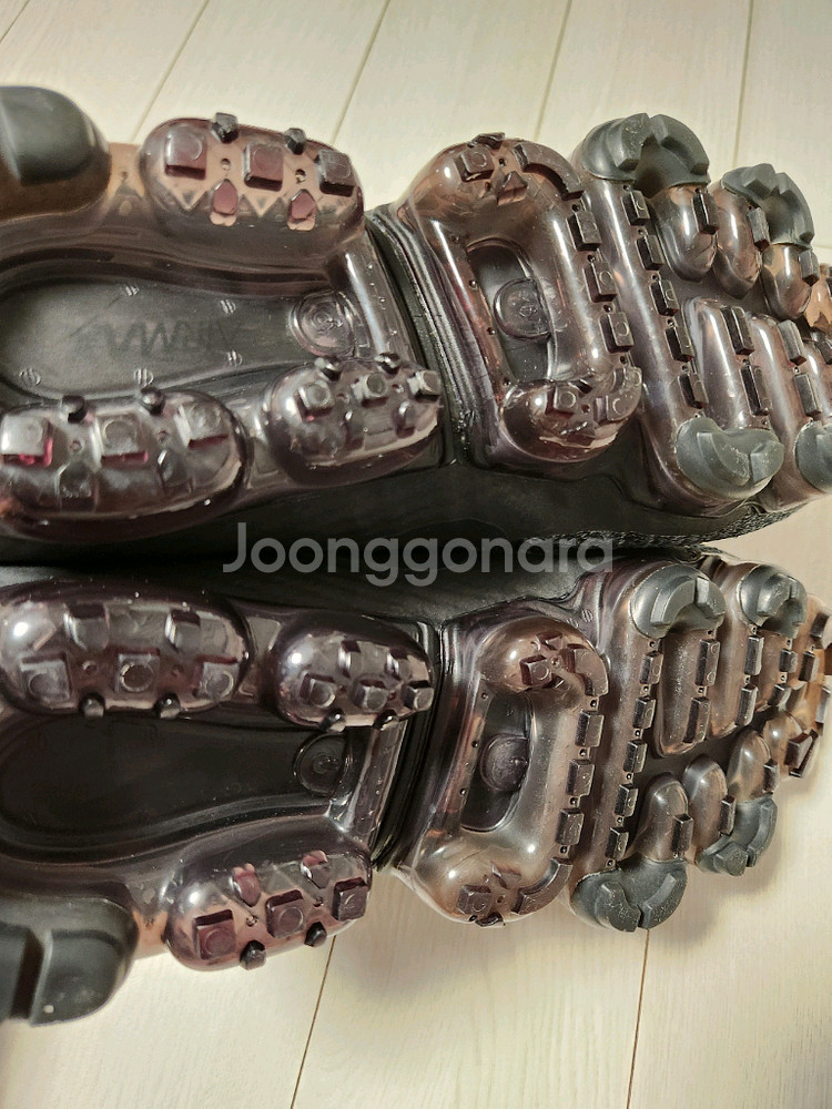 나이키 운동화 에어 베이퍼맥스 플라이니트 블랙 사이즈250새거처럼 깨끗하고 에어상태 좋아요여러 중고사이트에도 같이--7