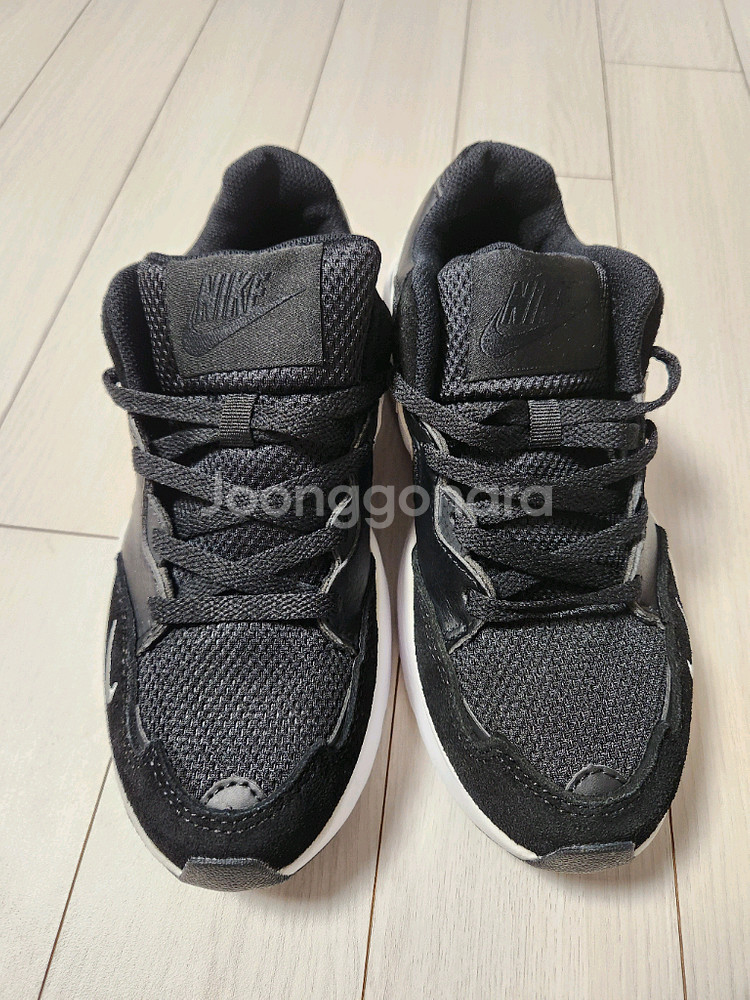 나이키 운동화 우먼스 에어맥스 퓨전 사이즈235바닥 오염만 있고 새거처럼 깨끗해요여러 중고사이트에도 같이 판매하고--1