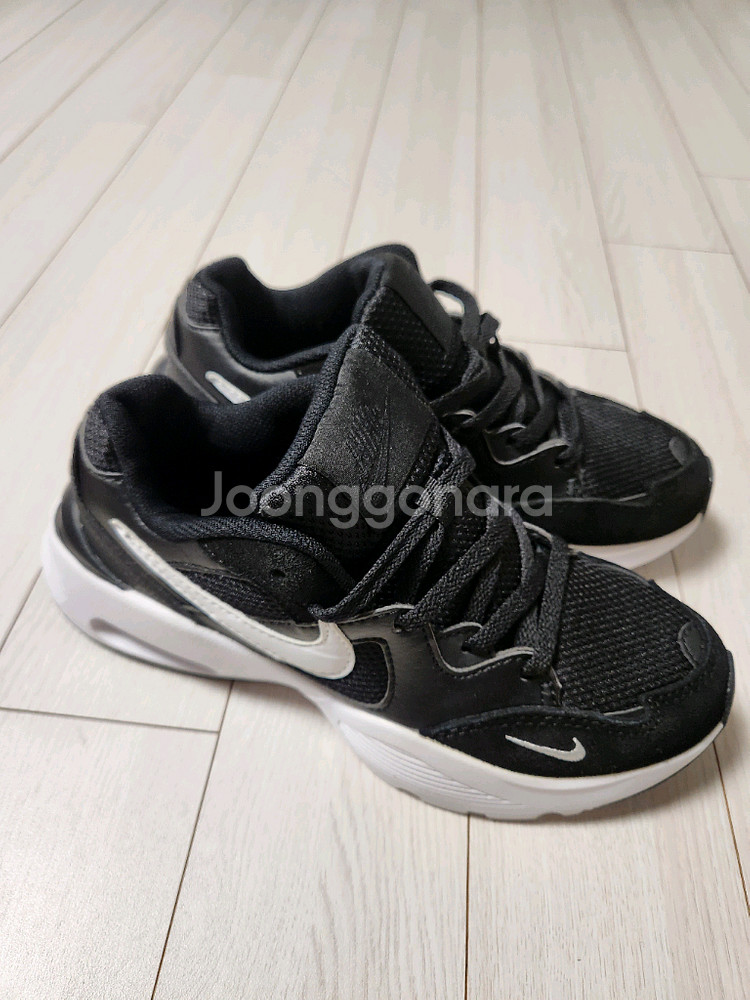 나이키 운동화 우먼스 에어맥스 퓨전 사이즈235바닥 오염만 있고 새거처럼 깨끗해요여러 중고사이트에도 같이 판매하고--2