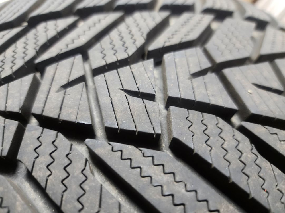 한국 벤투스 에보3 윈터 (G80.19인치)--2