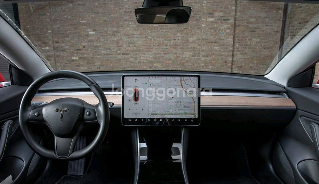 테슬라 모델3 정품 모니터 (OEM 순정부품) 상태 네고가능--1