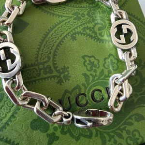 구찌 인터로킹 G체인 공용 실버팔찌