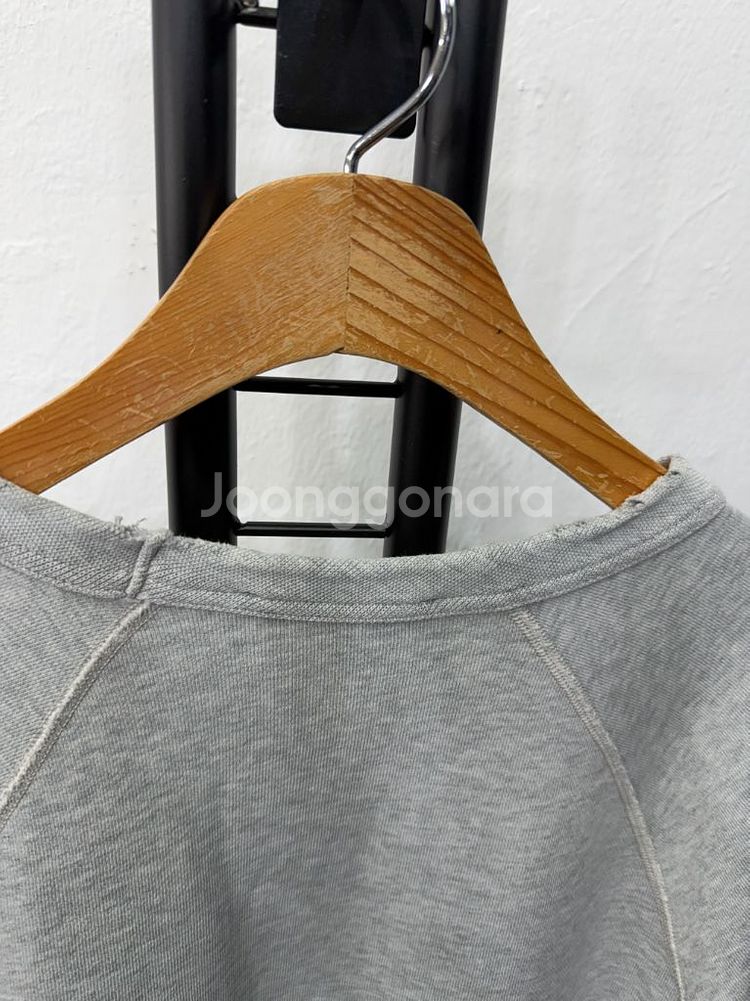 정품) 아크네스튜디오 여성 컬리지 패치 그레이 맨투맨 XS--4