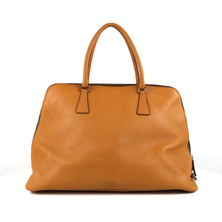 [중고명품다올] 프라다 사이드 삼각로고 가죽 돔 숄더백--3