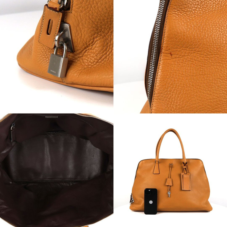 [중고명품다올] 프라다 사이드 삼각로고 가죽 돔 숄더백--6