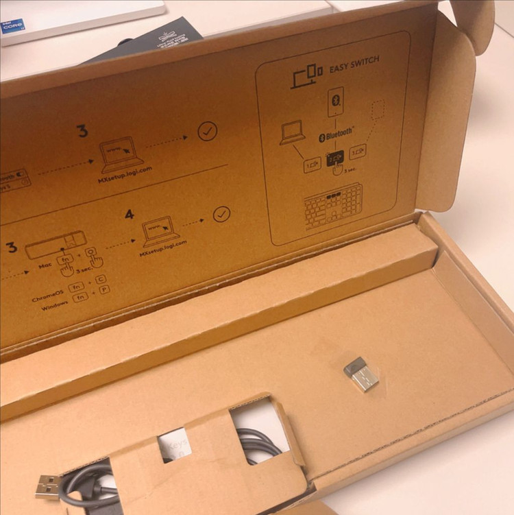 로지텍 KEYS S 무선키보드 + MX Master 4 마우스 페일그레이 세트 이미지