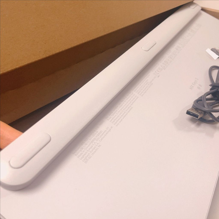 로지텍 KEYS S 무선키보드 + MX Master 4 마우스 페일그레이 세트 이미지